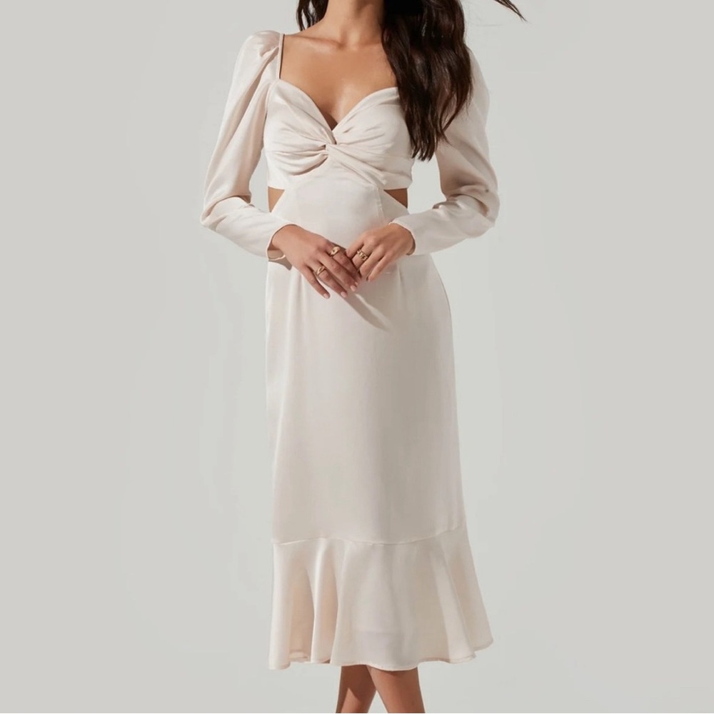 Astr The Label Lainie Cutout Long Sleeve Midi Dress